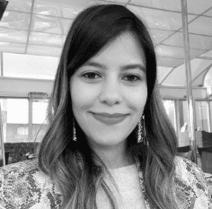 Zainab Sarang, Insights Consultant